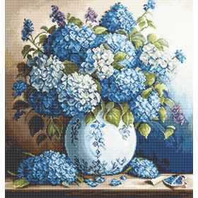 Luca-S Embroidery kit Vase with Hydrangeas