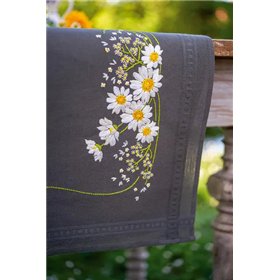Table runner kit Daisies