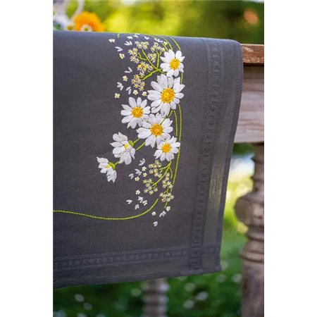 Table runner kit Daisies