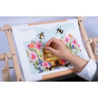 Embroidery frame 38 x 30,5 cm