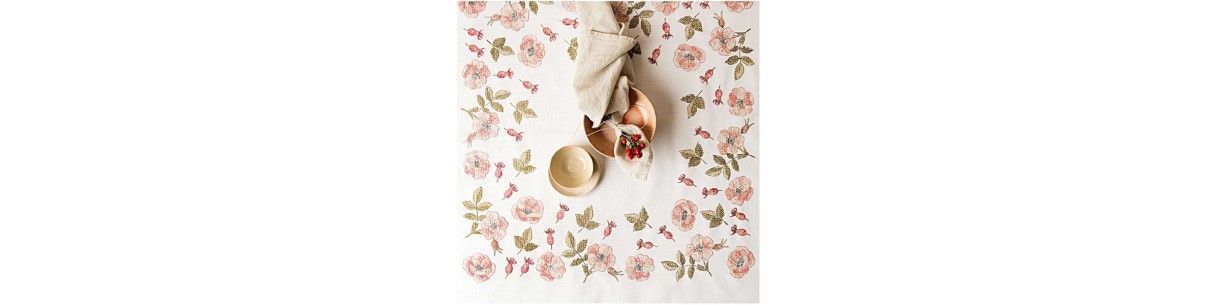Table runner kit for embroidery